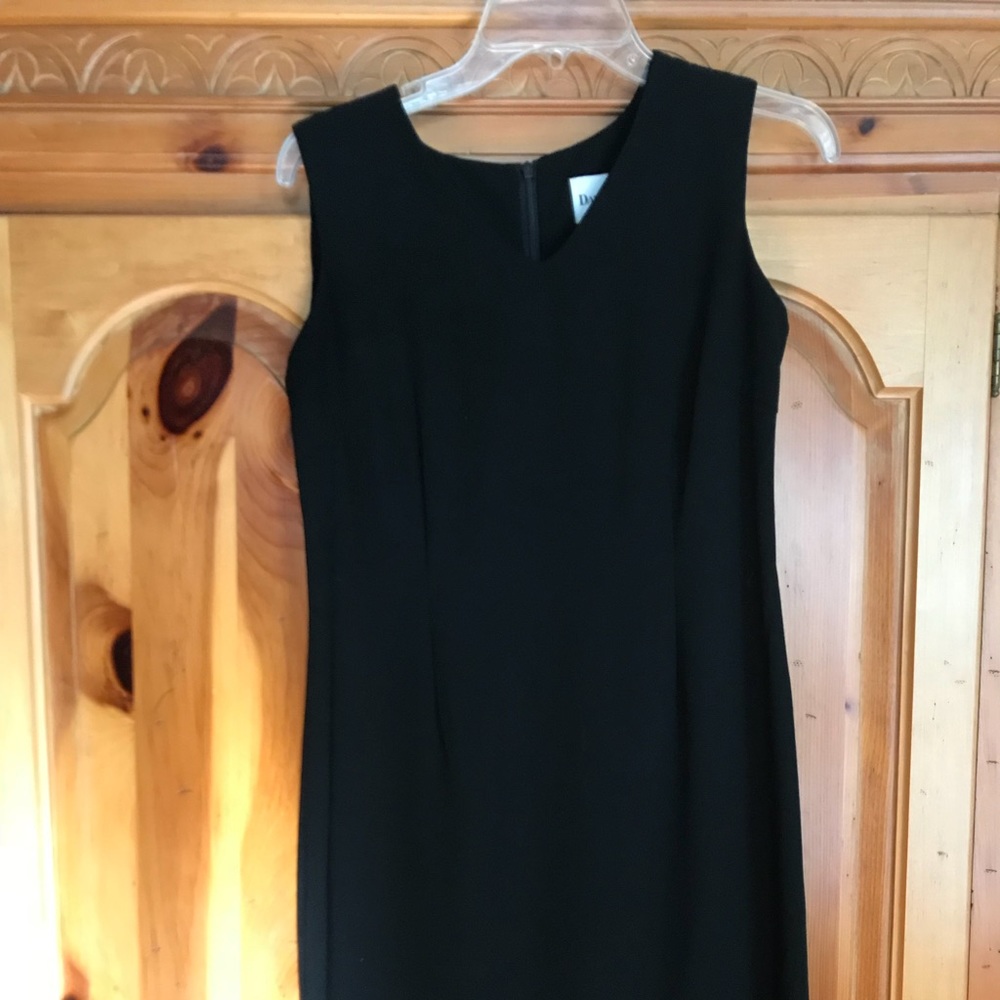 V-neck business dress Danny & Nicole